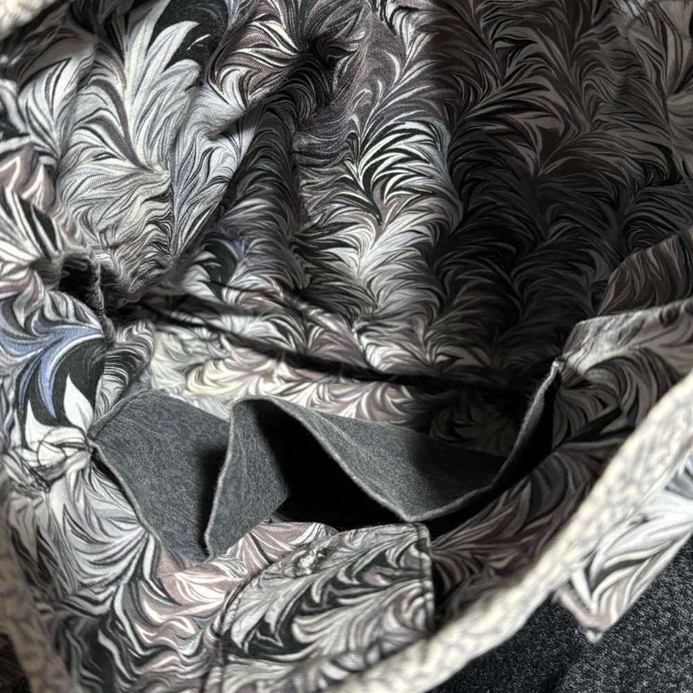 Handmade Floral Embroidered Quilted Tote Bag - Black and White Swirl Cottagecore - Picture 7 of 7